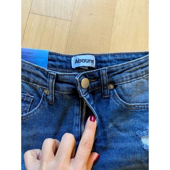 ABOUND  BNWOT Womens rolled hem hi-rise jean shorts - Picture 3 of 8